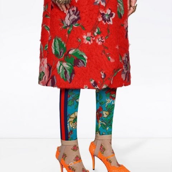 Gucci Virginia Lace Pumps - Picture 2 of 8